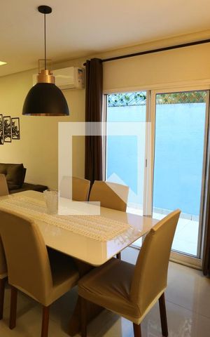 Casa à venda com 165m², 3 quartos e 2 vagasSala