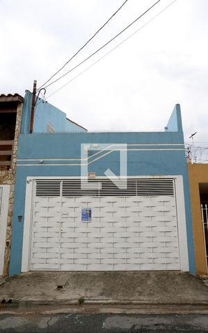 Casa à venda com 165m², 3 quartos e 2 vagasFachada