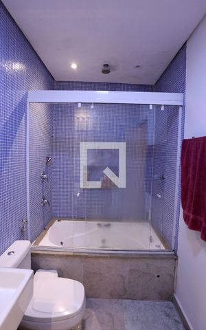 Casa à venda com 165m², 3 quartos e 2 vagasBanheiro da Suíte 1