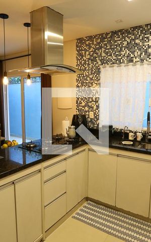 Casa à venda com 165m², 3 quartos e 2 vagasCozinha