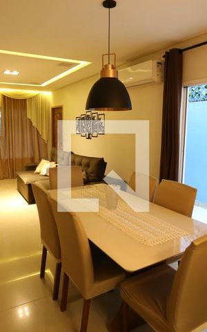 Casa à venda com 165m², 3 quartos e 2 vagasSala