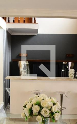 Casa de condomínio para alugar com 379m², 4 quartos e 4 vagasSala