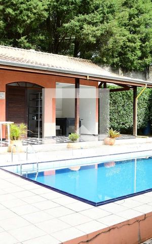 Casa de condomínio para alugar com 379m², 4 quartos e 4 vagasQuintal