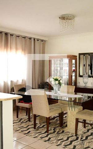 Casa de condomínio para alugar com 379m², 4 quartos e 4 vagasSala