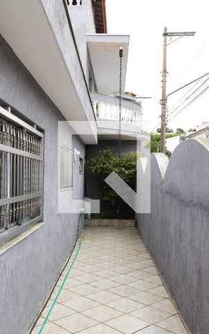 Casa à venda com 310m², 3 quartos e 2 vagas Casa à venda com 310m², 3 quartos e 2 vagasQuintal