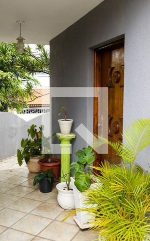 Casa à venda com 310m², 3 quartos e 2 vagas Casa à venda com 310m², 3 quartos e 2 vagasQuintal