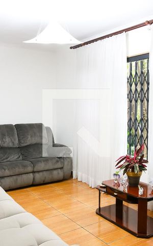 Casa à venda com 310m², 3 quartos e 2 vagas Casa à venda com 310m², 3 quartos e 2 vagasSala