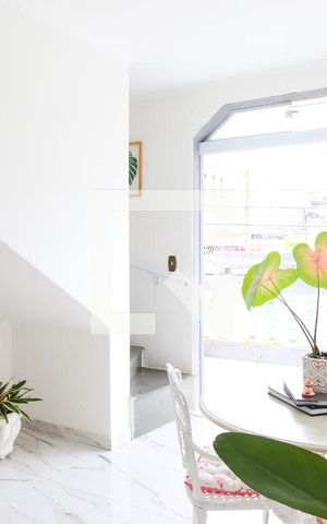 Casa à venda com 310m², 3 quartos e 2 vagas Casa à venda com 310m², 3 quartos e 2 vagasSaleta