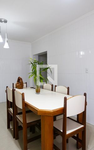 Casa à venda com 310m², 3 quartos e 2 vagas Casa à venda com 310m², 3 quartos e 2 vagasCozinha