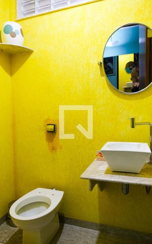 Casa à venda com 310m², 3 quartos e 2 vagas Casa à venda com 310m², 3 quartos e 2 vagasLavabo 1