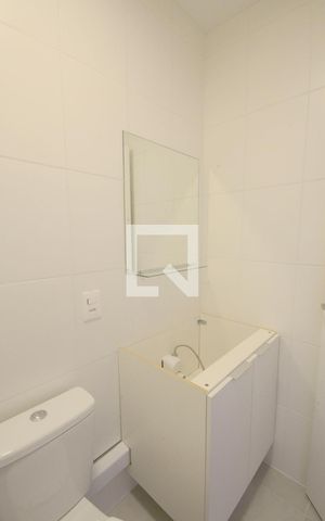 Apartamento para alugar com 32m², 1 quarto e sem vaga Apartamento para alugar com 32m², 1 quarto e sem vagaBanheiro