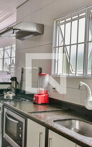 Casa para alugar com 270m², 5 quartos e 3 vagas Casa para alugar com 270m², 5 quartos e 3 vagasCozinha