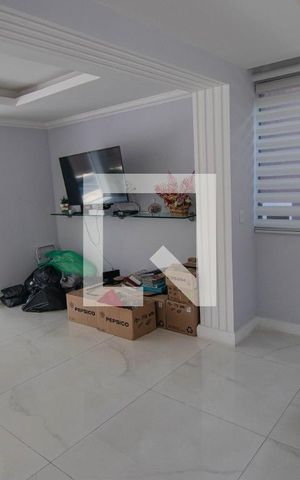 Casa à venda com 683m², 4 quartos e 3 vagasSala