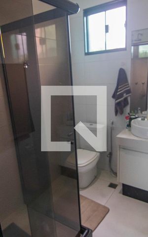 Casa à venda com 683m², 4 quartos e 3 vagasBanheiro 2
