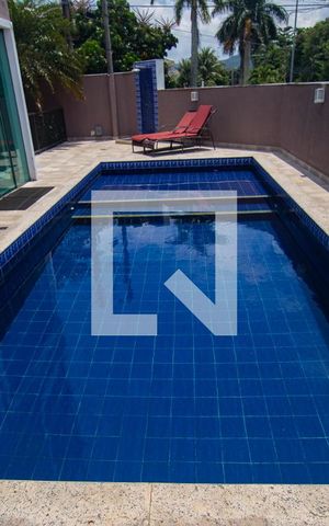 Casa à venda com 683m², 4 quartos e 3 vagasPiscina