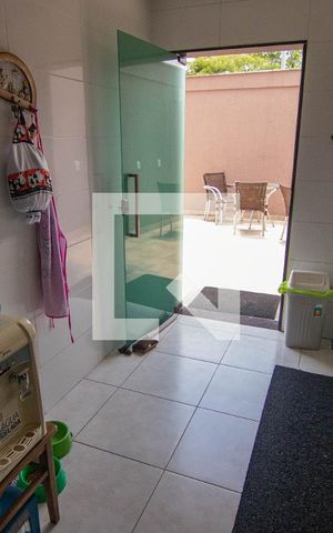 Casa à venda com 683m², 4 quartos e 3 vagasCozinha