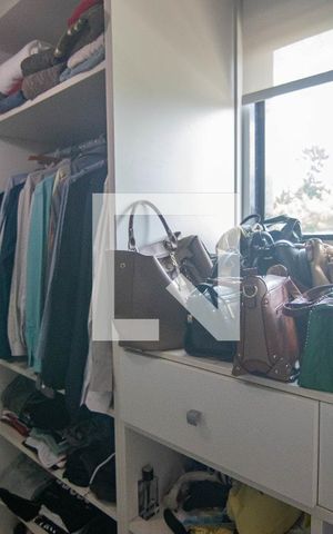 Casa à venda com 683m², 4 quartos e 3 vagasCloset do quarto 3
