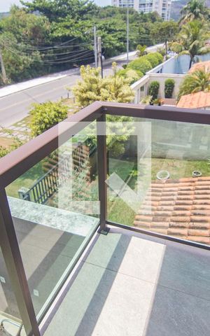 Casa à venda com 683m², 4 quartos e 3 vagasSacada