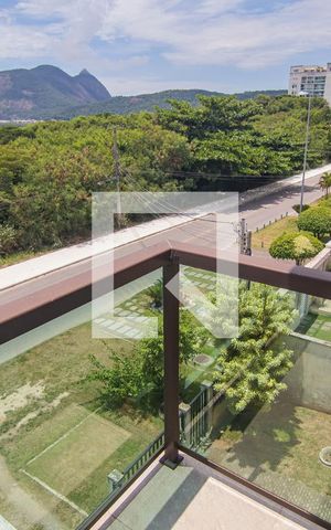 Casa à venda com 683m², 4 quartos e 3 vagasSacada