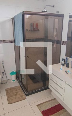 Casa à venda com 683m², 4 quartos e 3 vagasBanheiro 4