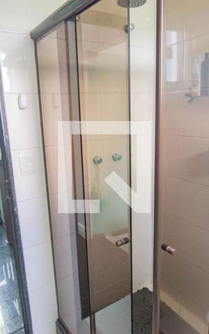 Casa à venda com 683m², 4 quartos e 3 vagasBanheiro 2