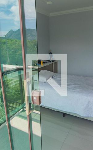 Casa à venda com 683m², 4 quartos e 3 vagasSacada