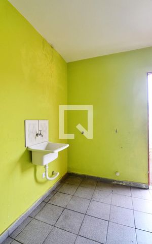 Casa à venda com 300m², 2 quartos e 1 vagaÁrea de Serviço