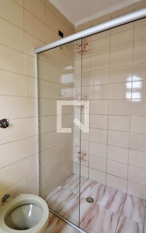 Casa à venda com 300m², 2 quartos e 1 vagaBanheiro do Quarto 2 - Suíte