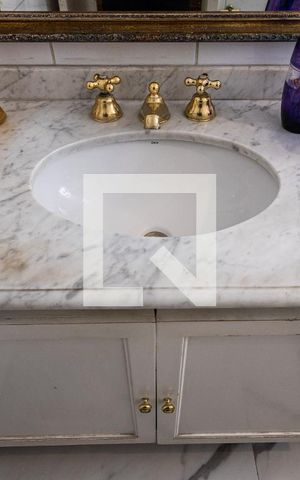 Apartamento à venda com 259m², 3 quartos e 2 vagasBanheiro da Suíte 1