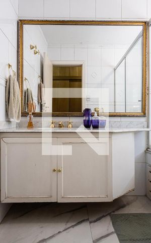 Apartamento à venda com 259m², 3 quartos e 2 vagasBanheiro da Suíte 1