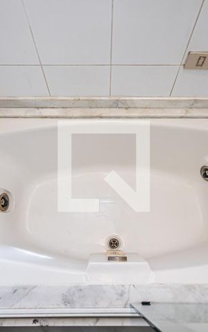 Apartamento à venda com 259m², 3 quartos e 2 vagasBanheiro da Suíte 1