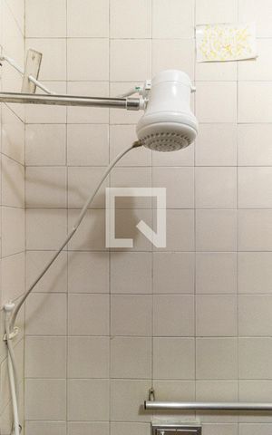 Apartamento à venda com 60m², 2 quartos e sem vagaBanheiro - Chuveiro