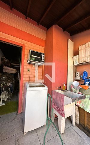 Casa à venda com 100m², 3 quartos e 1 vagaÁrea de Serviço