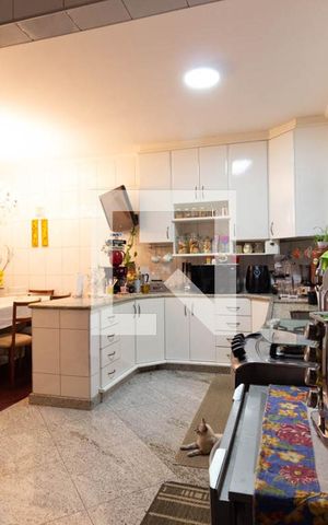 Apartamento à venda com 130m², 4 quartos e 3 vagas Apartamento à venda com 130m², 4 quartos e 3 vagasCozinha