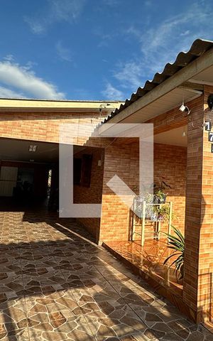 Casa à venda com 90m², 3 quartos e 2 vagasFachada