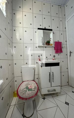 Casa à venda com 90m², 3 quartos e 2 vagasBanheiro