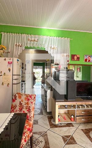 Casa à venda com 90m², 3 quartos e 2 vagasSala