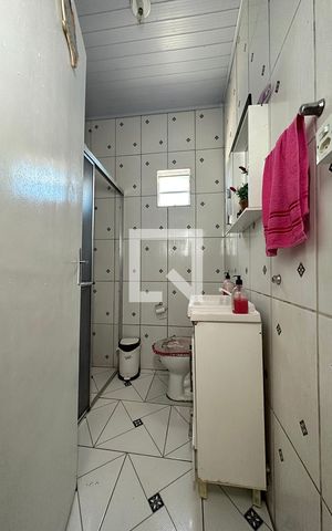 Casa à venda com 90m², 3 quartos e 2 vagasBanheiro