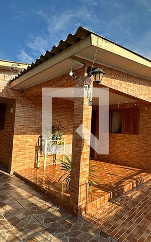Casa à venda com 90m², 3 quartos e 2 vagasFachada