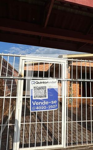 Casa à venda com 90m², 3 quartos e 2 vagasFachada
