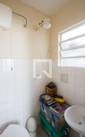 Casa à venda com 240m², 3 quartos e 4 vagasBanheiro 3