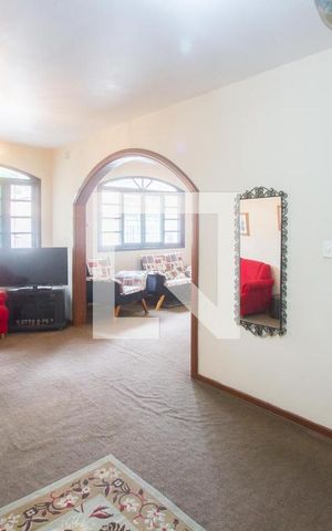 Casa à venda com 240m², 3 quartos e 4 vagasSala