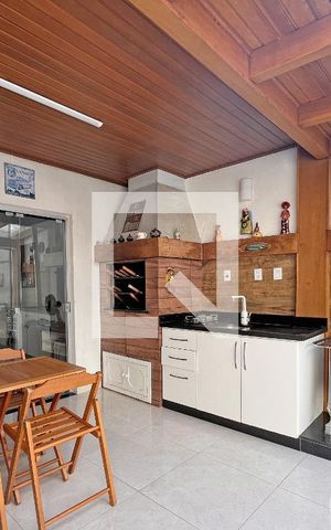 Casa de condomínio à venda com 300m², 4 quartos e 2 vagasEspaço Gourmet