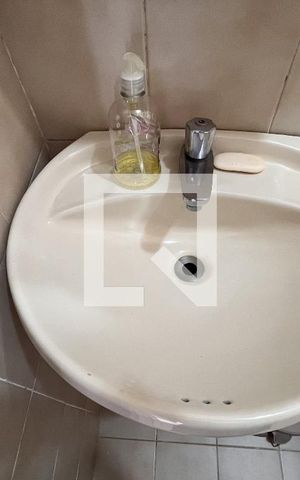 Casa de condomínio à venda com 300m², 4 quartos e 2 vagasBanheiro de Serviço