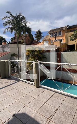 Casa de condomínio à venda com 300m², 4 quartos e 2 vagasQuarto 3 - Varanda