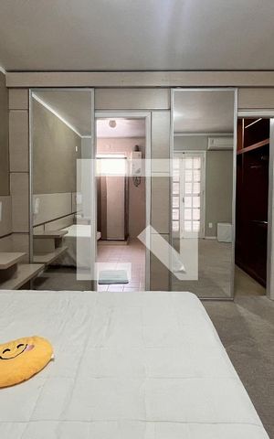 Casa de condomínio à venda com 300m², 4 quartos e 2 vagasSuíte