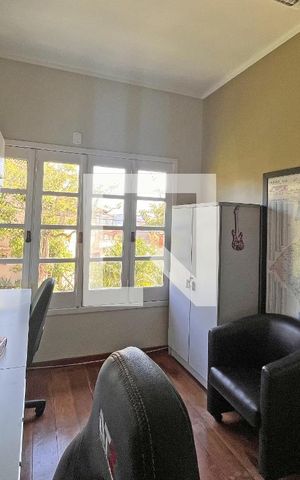 Casa de condomínio à venda com 300m², 4 quartos e 2 vagasQuarto Reversível
