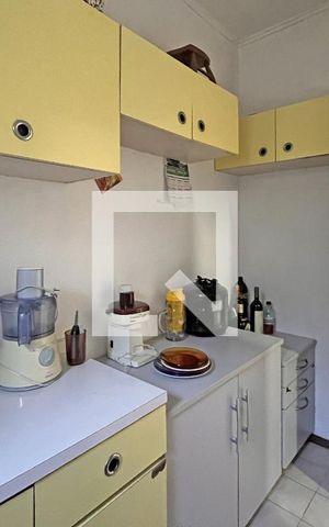 Casa de condomínio à venda com 300m², 4 quartos e 2 vagasDespensa
