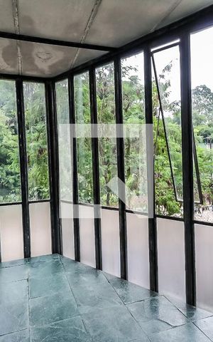 Casa à venda com 250m², 4 quartos e 4 vagas Casa à venda com 250m², 4 quartos e 4 vagasSala