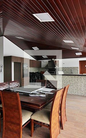 Apartamento à venda com 500m², 4 quartos e 6 vagasCobertura